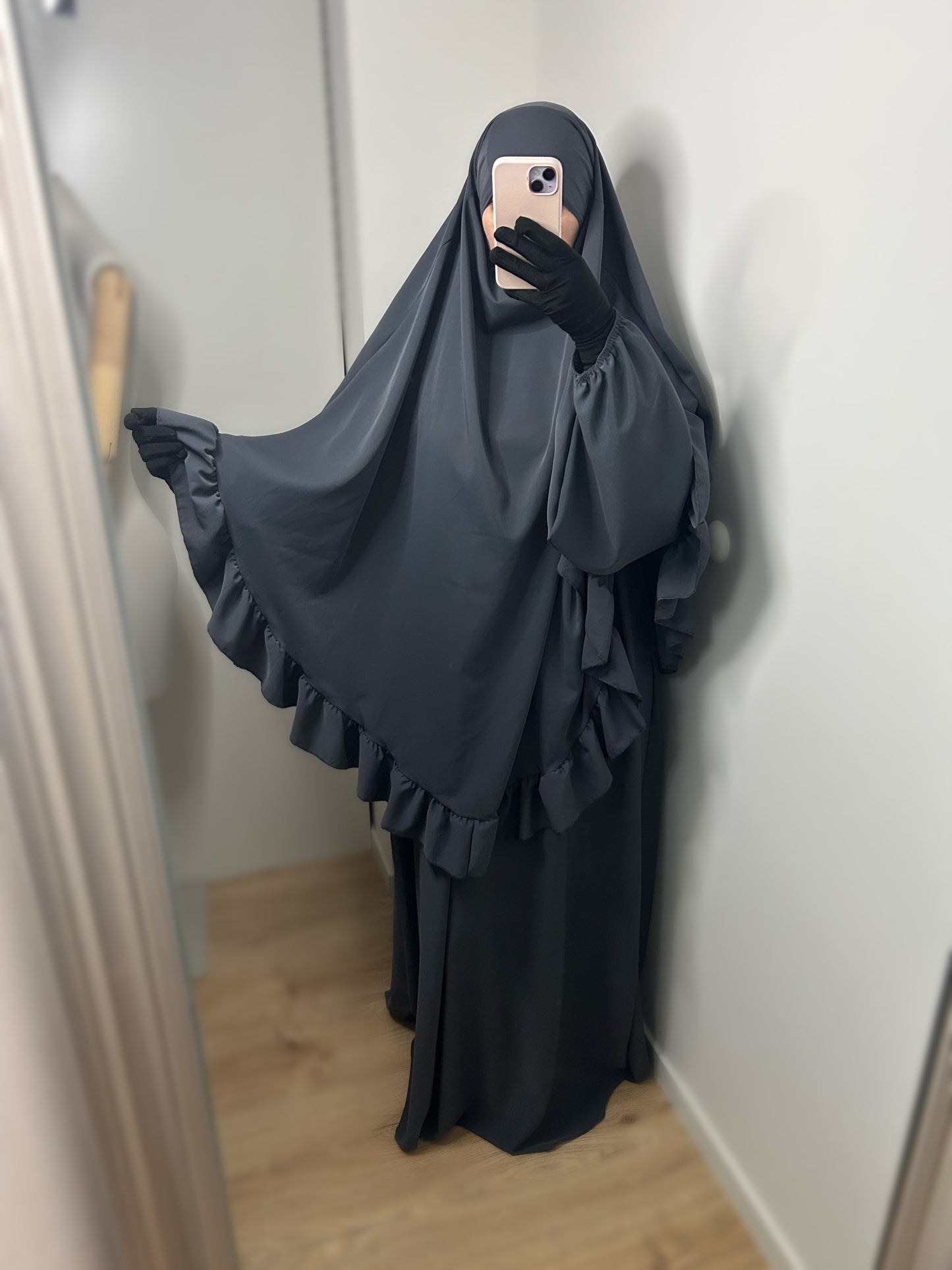 Ensemble abaya + khimar avec volants - Gris anthracite