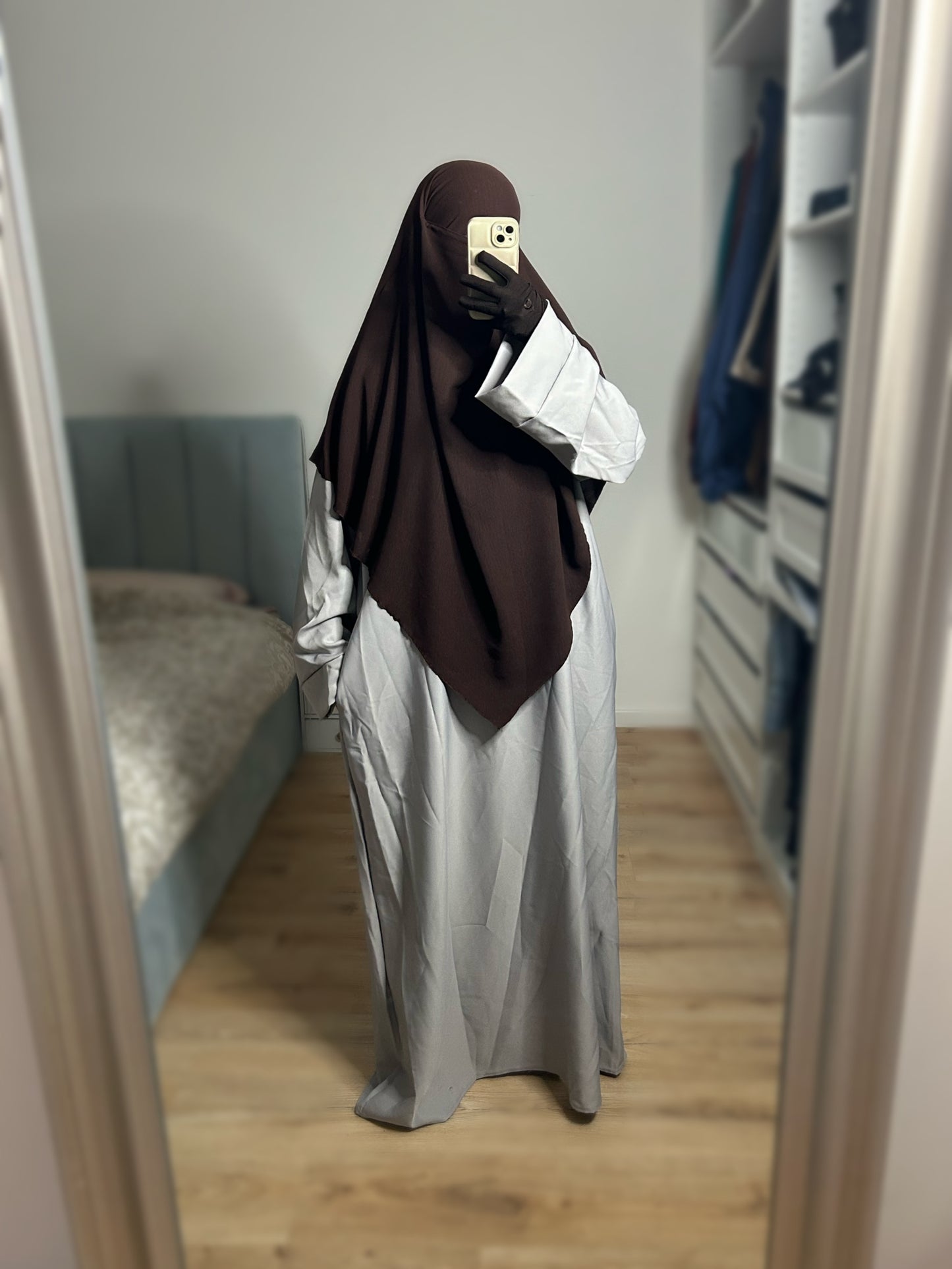 Abaya manches évasées avec poche - Gris clair