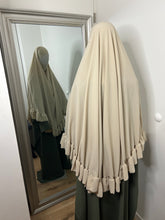 Charger l&#39;image dans la galerie, Khimar à volants Soie de Médine - Beige